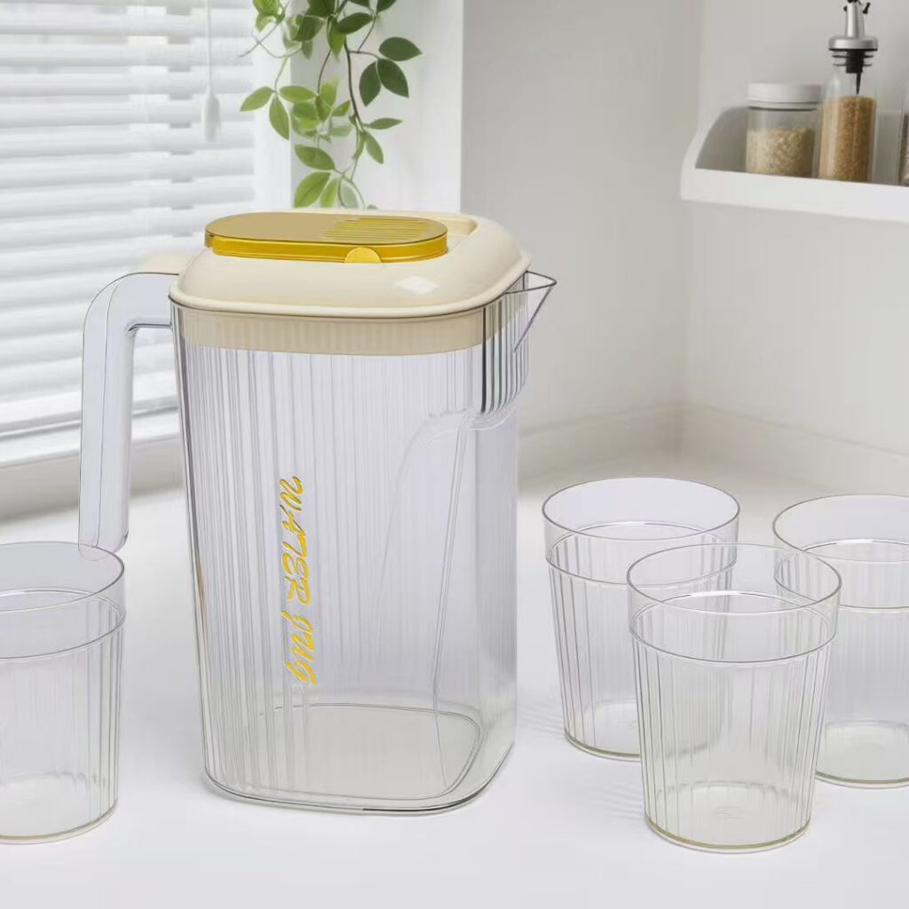 Kettle Clear Plastic Water Pitcher with Lid, Set of 4 Cups, Refrigerator Cold Water Jug